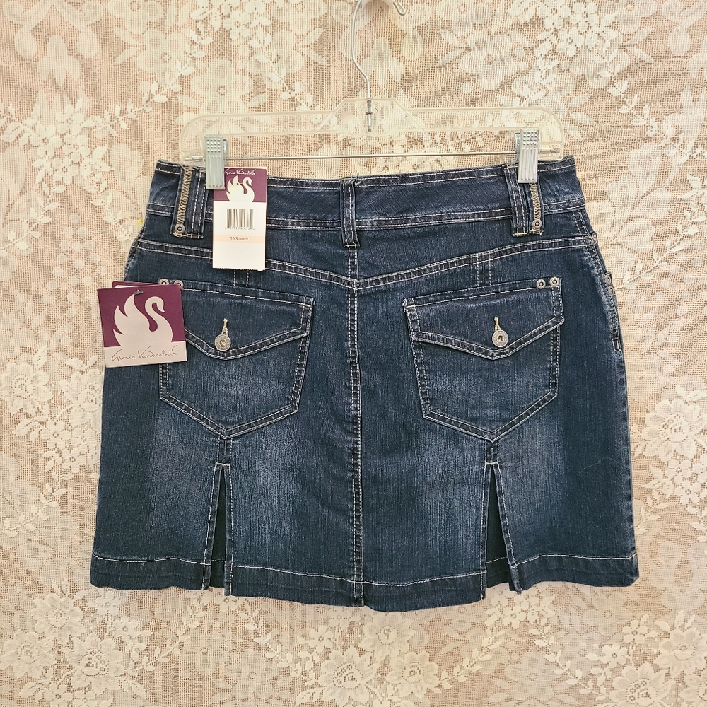 NWT Gloria Vanderbilt Blue Denim Jeans Skort Pleated Back Mini Skirt Size 10